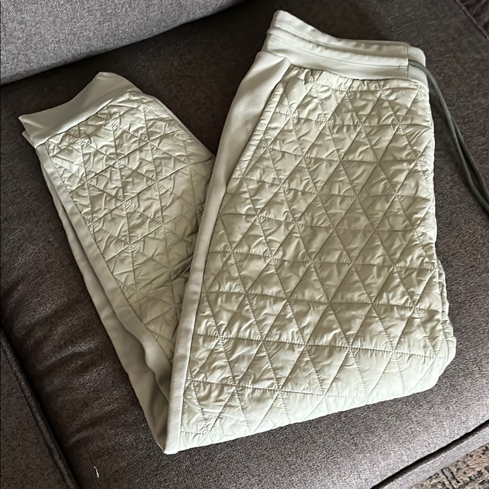 Athleta Farallon Quilted Light Green Joggers 4P